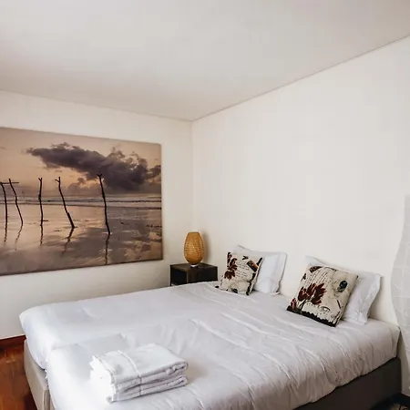 Esm - Bombarda's Premium Terrace Apartment